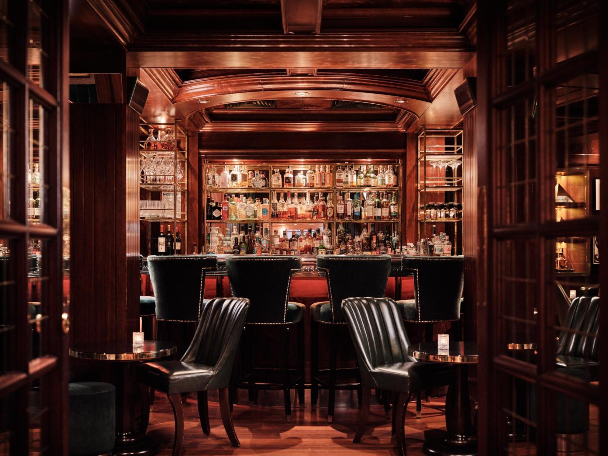 The Bloomsbury Hotel Londres Exterior foto The bar at the Polo Club