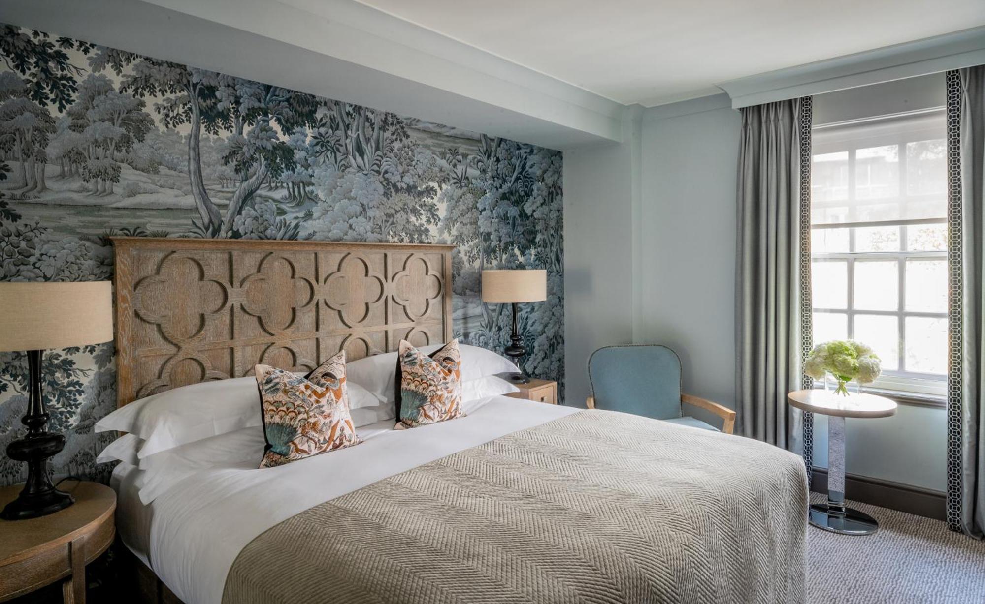 The Bloomsbury Hotel Londres Exterior foto A bedroom at The Ivy Collection