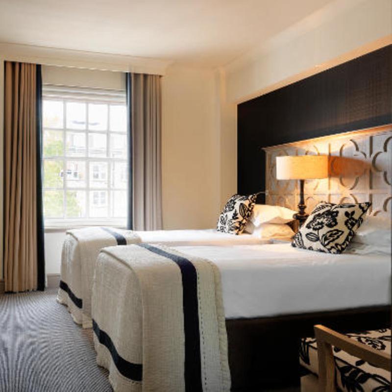 The Bloomsbury Hotel Londres Exterior foto A bedroom at the hotel
